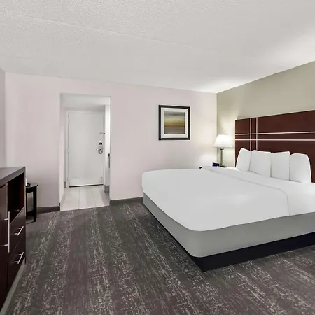 Best Western Luxbury Inn Fort Wayne Exterior photo