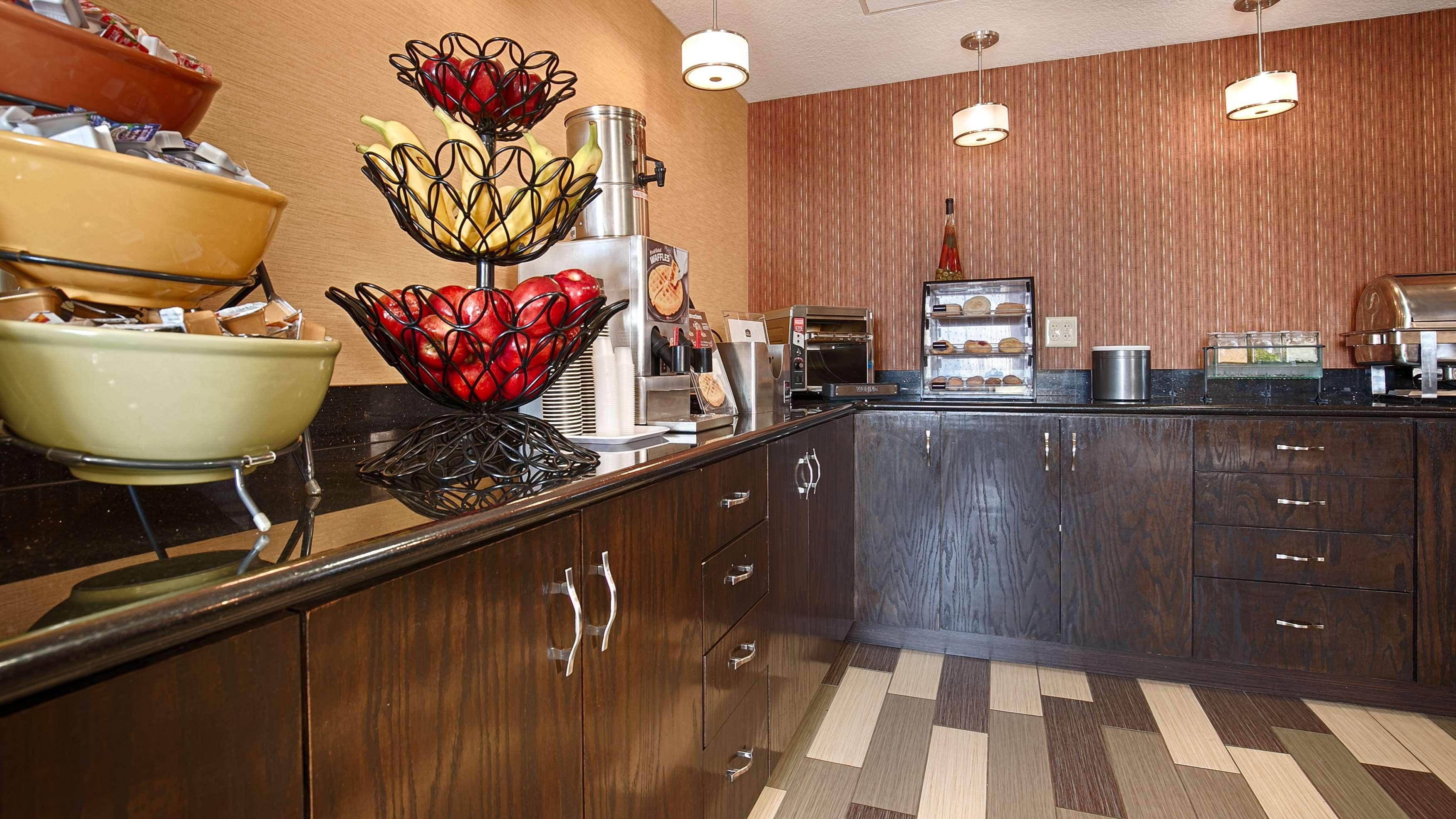 Western Luxbury Wayne Hotel Fort Wayne