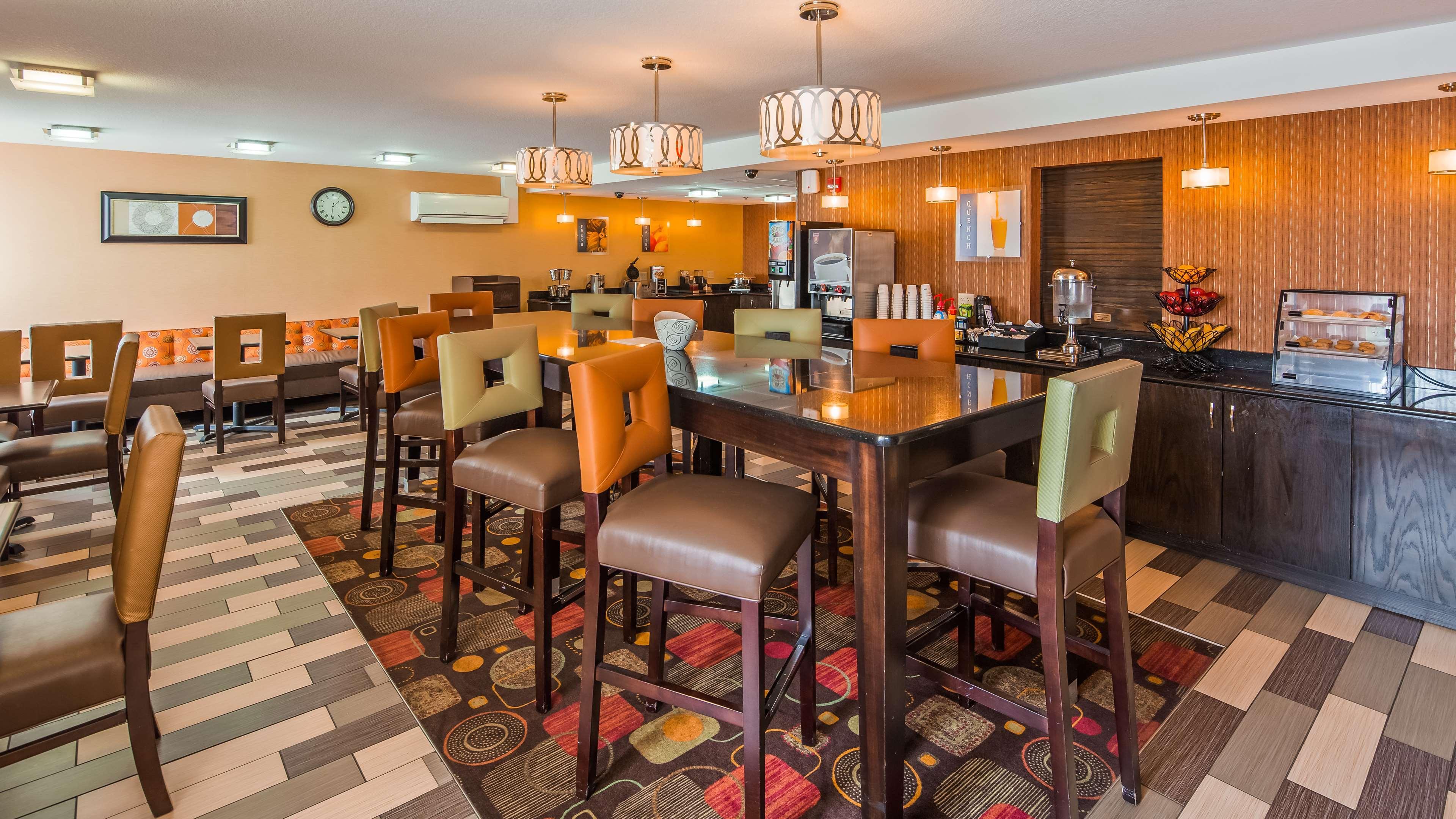 Western Luxbury Wayne Hotel