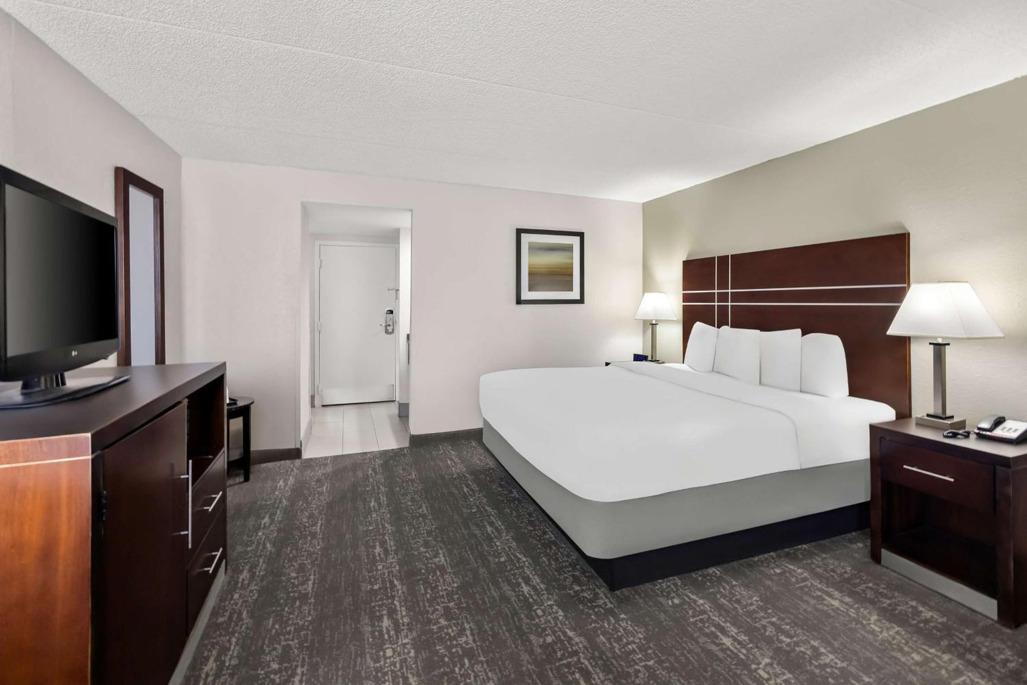 Hotel Western Luxbury Wayne 3*