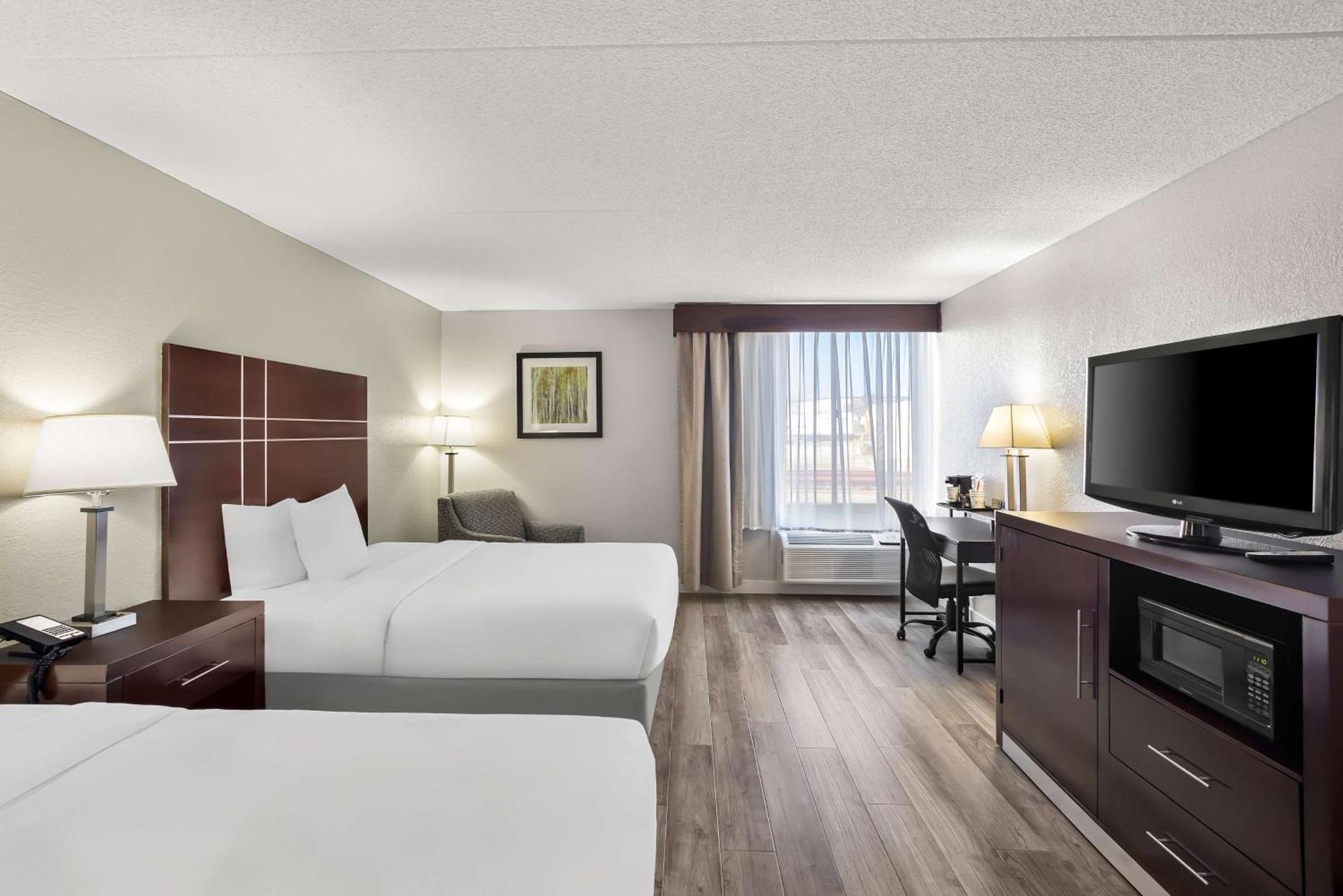 Western Luxbury Wayne Hotel