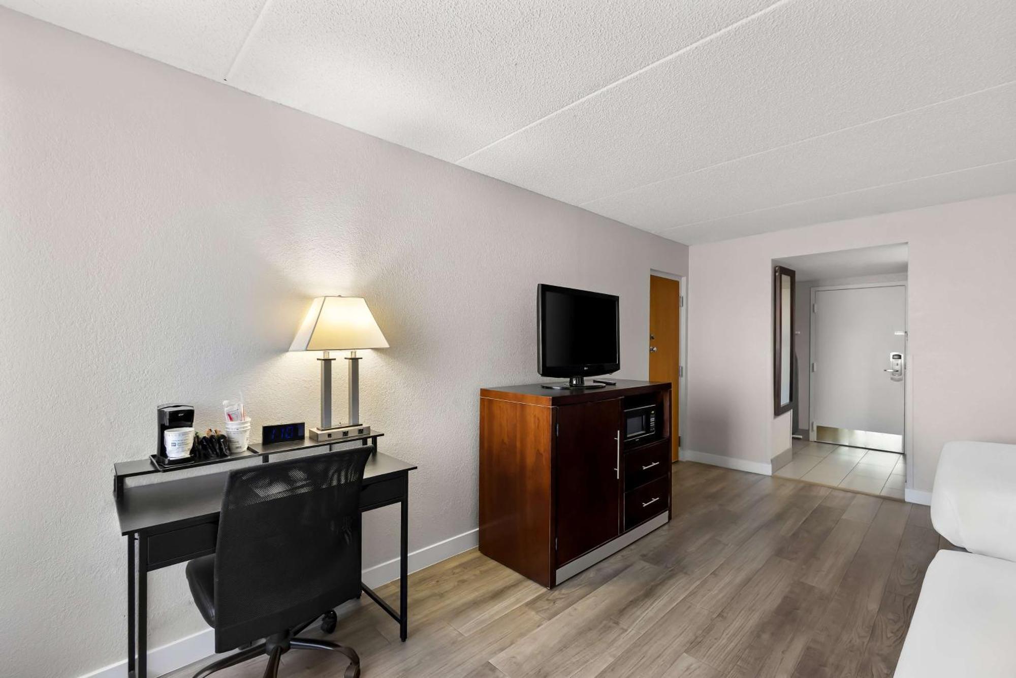 Hotel Western Luxbury Wayne 3*