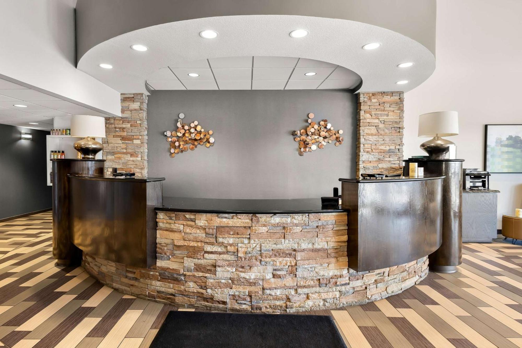 Western Luxbury Wayne Hotel Fort Wayne