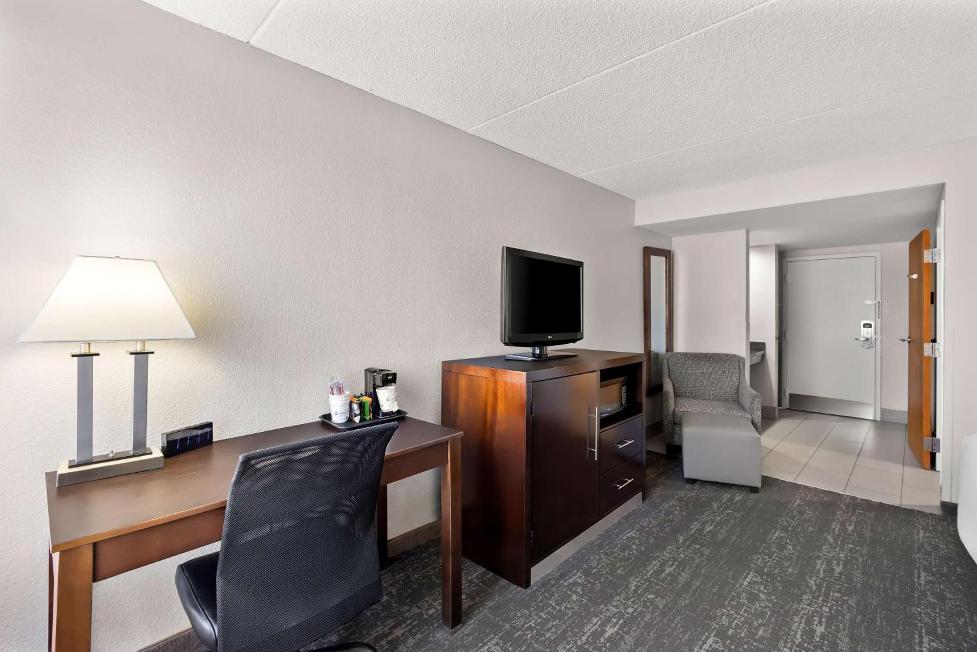 Hotel Western Luxbury Wayne Fort Wayne