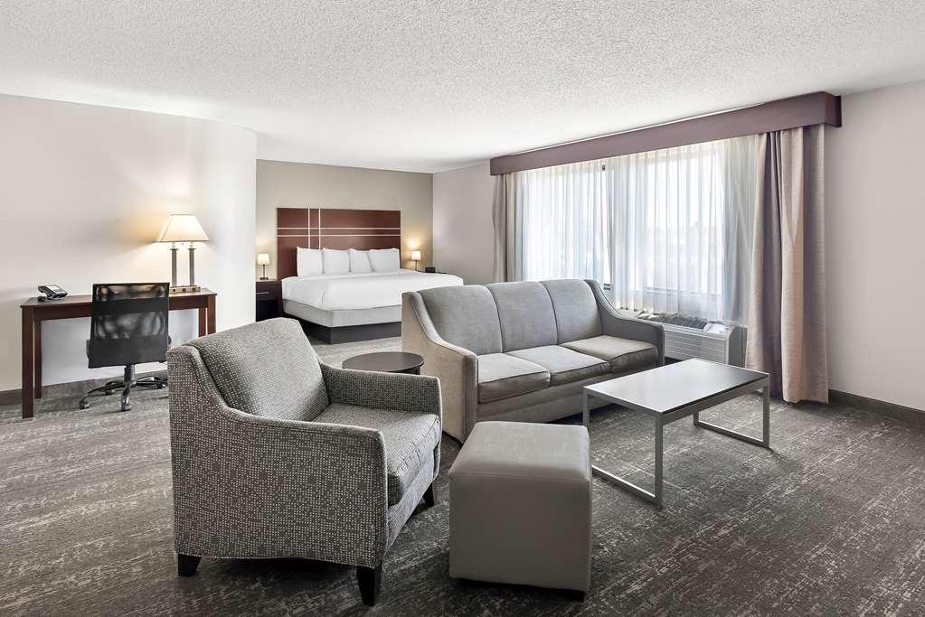 Western Luxbury Wayne 3* Fort Wayne