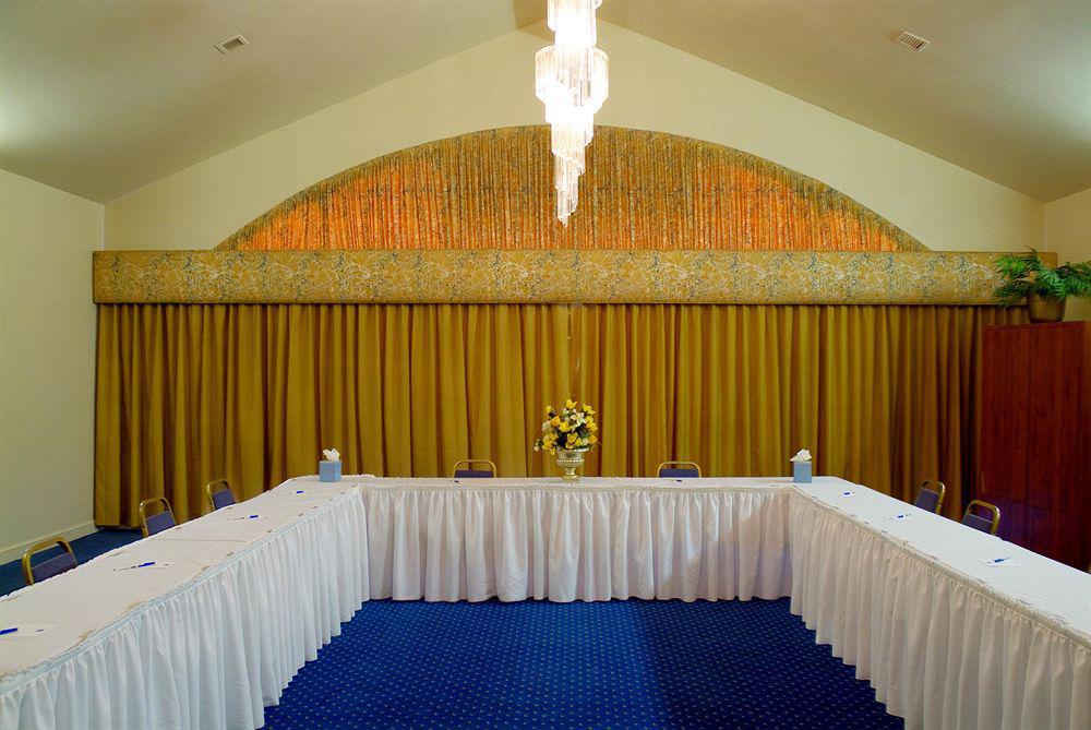 Western Luxbury Wayne Hotel