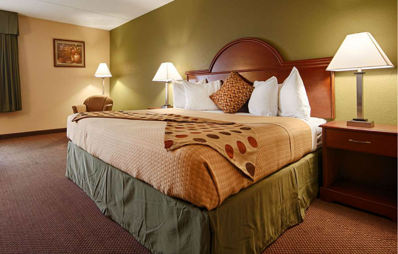 Western Luxbury Wayne 3* Fort Wayne