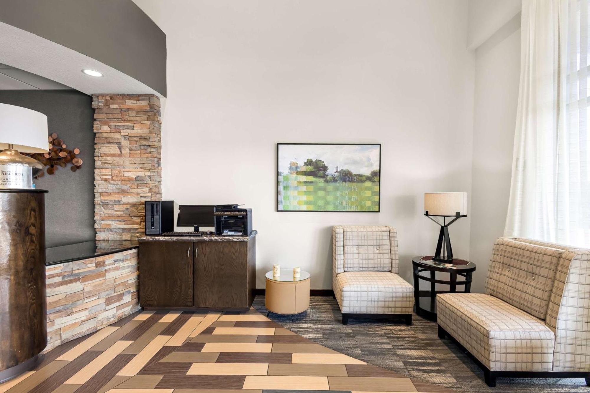 Hotel Western Luxbury Wayne Fort Wayne