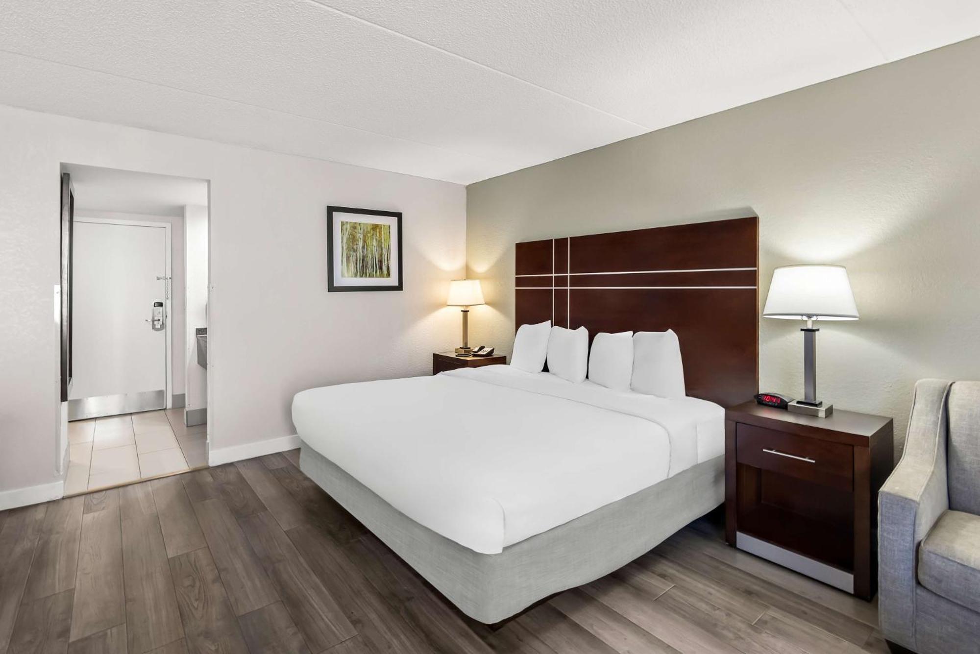 Hotel Western Luxbury Wayne