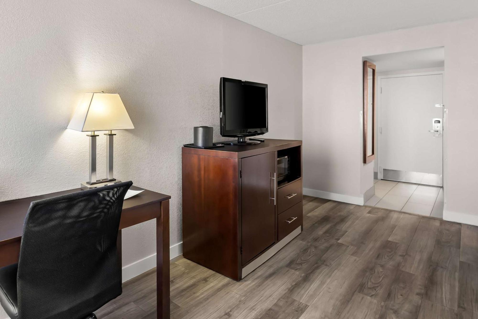 Western Luxbury Wayne Hotel Fort Wayne
