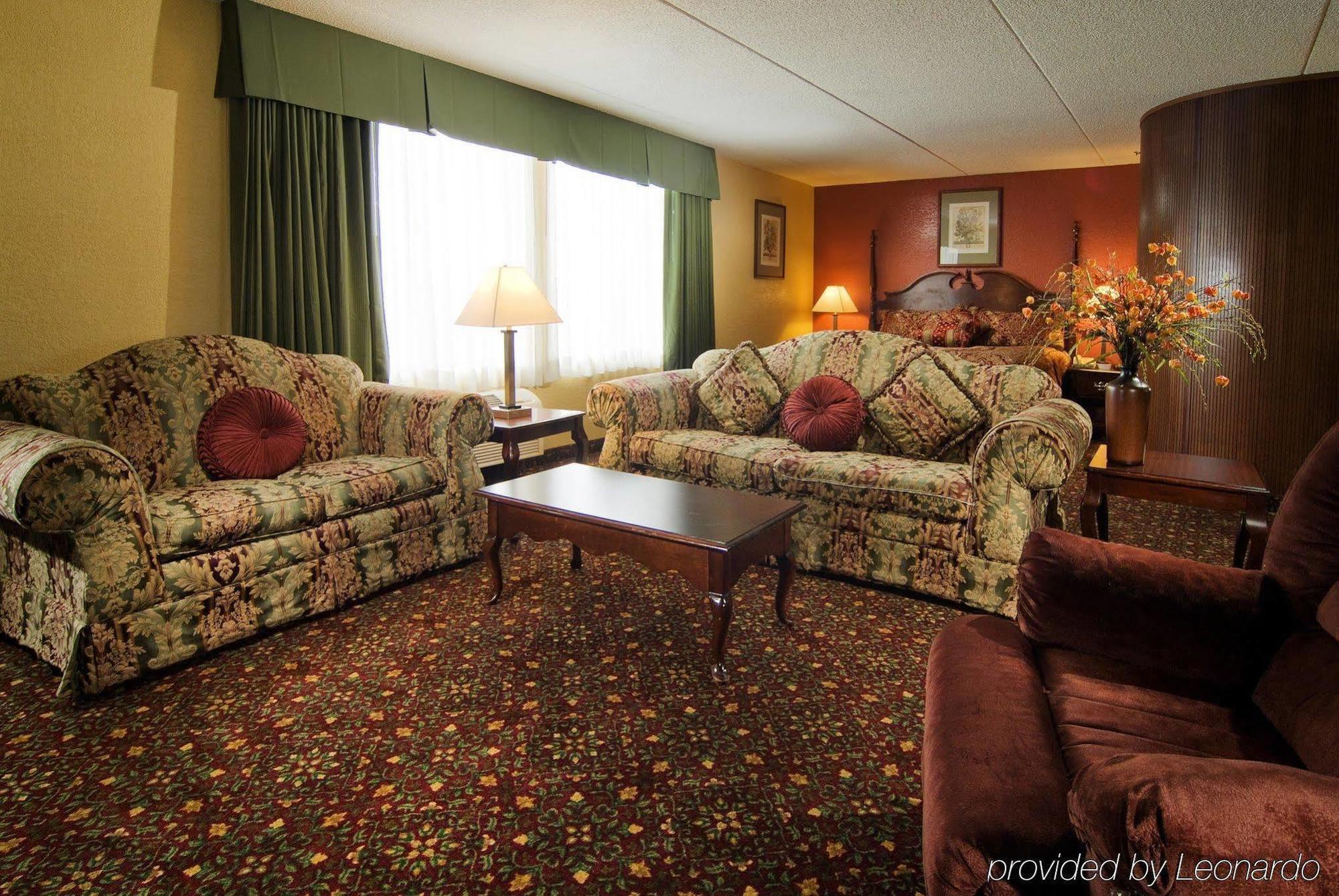 Western Luxbury Wayne Hotel