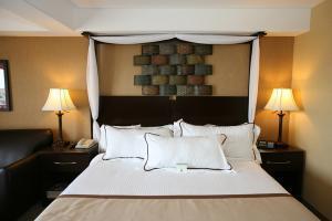 Western Luxbury Wayne 3* Fort Wayne